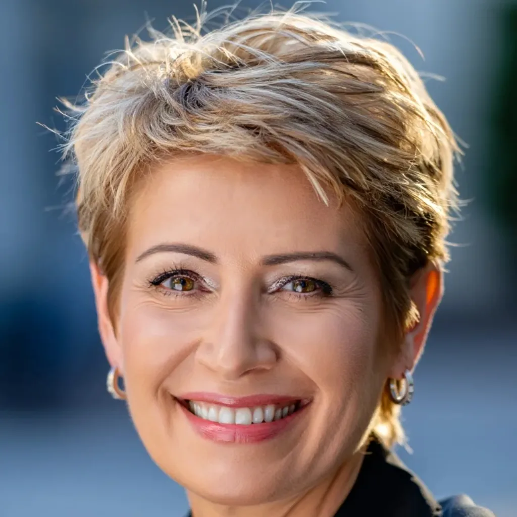 coupe courte femme dégradée